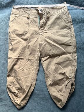 Lee Women’s Khaki Cropped Cargo Pants